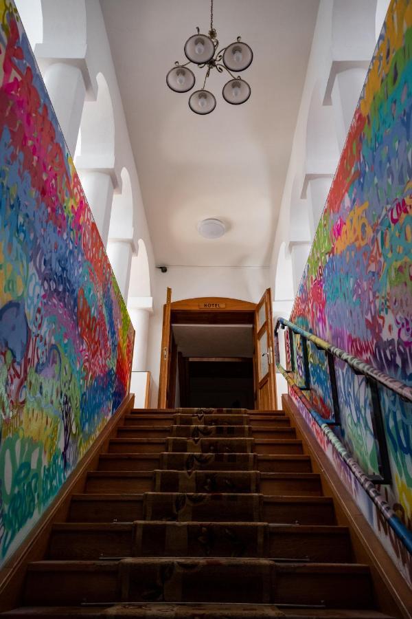 Grandhotel Sluchatko - Ex Zamecky Hotel Vranov nad Dyjí Buitenkant foto