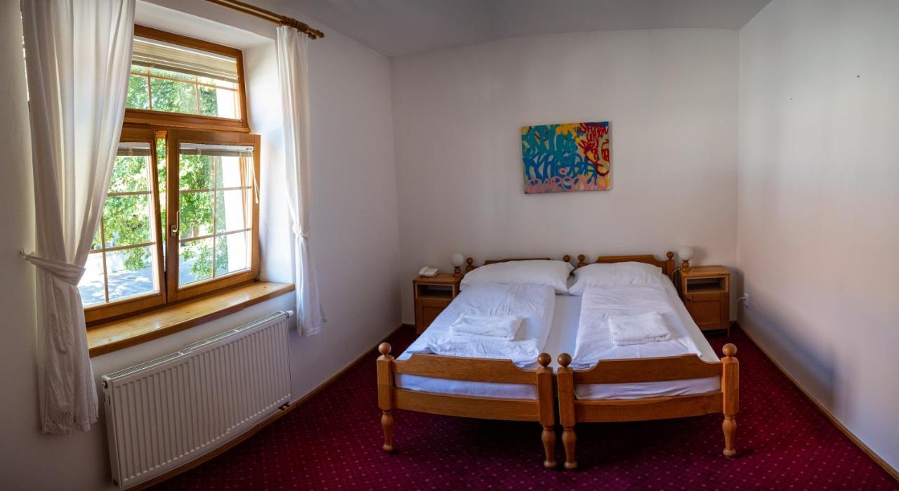 Grandhotel Sluchatko - Ex Zamecky Hotel Vranov nad Dyjí Buitenkant foto