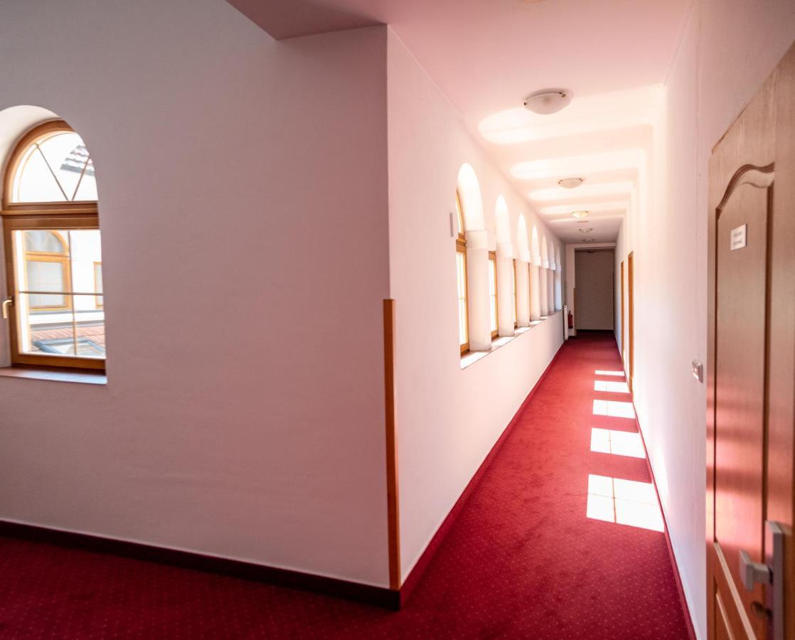 Grandhotel Sluchatko - Ex Zamecky Hotel Vranov nad Dyjí Buitenkant foto