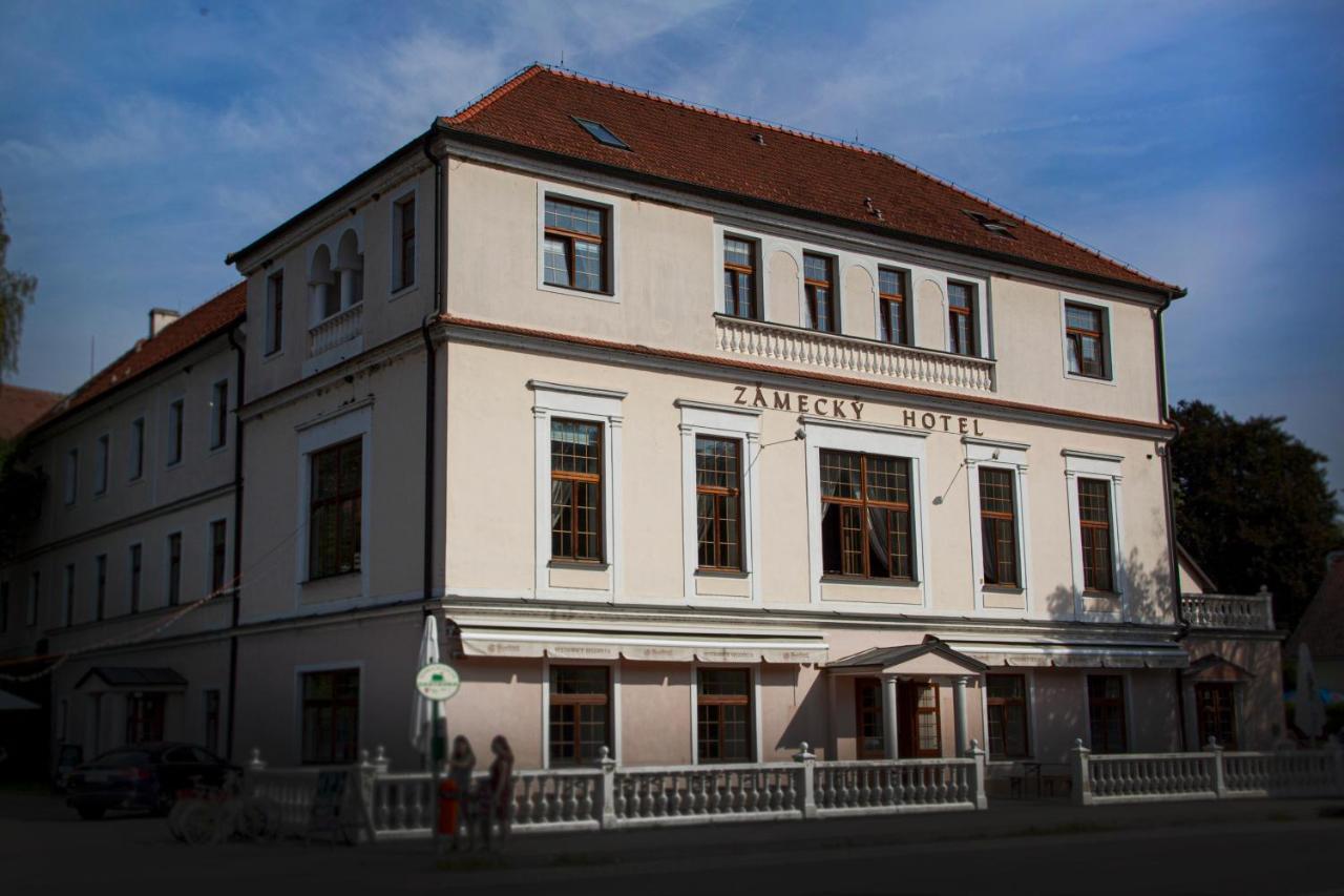 Grandhotel Sluchatko - Ex Zamecky Hotel Vranov nad Dyjí Buitenkant foto